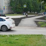 Работы по обустройству тротуаров на Институтской